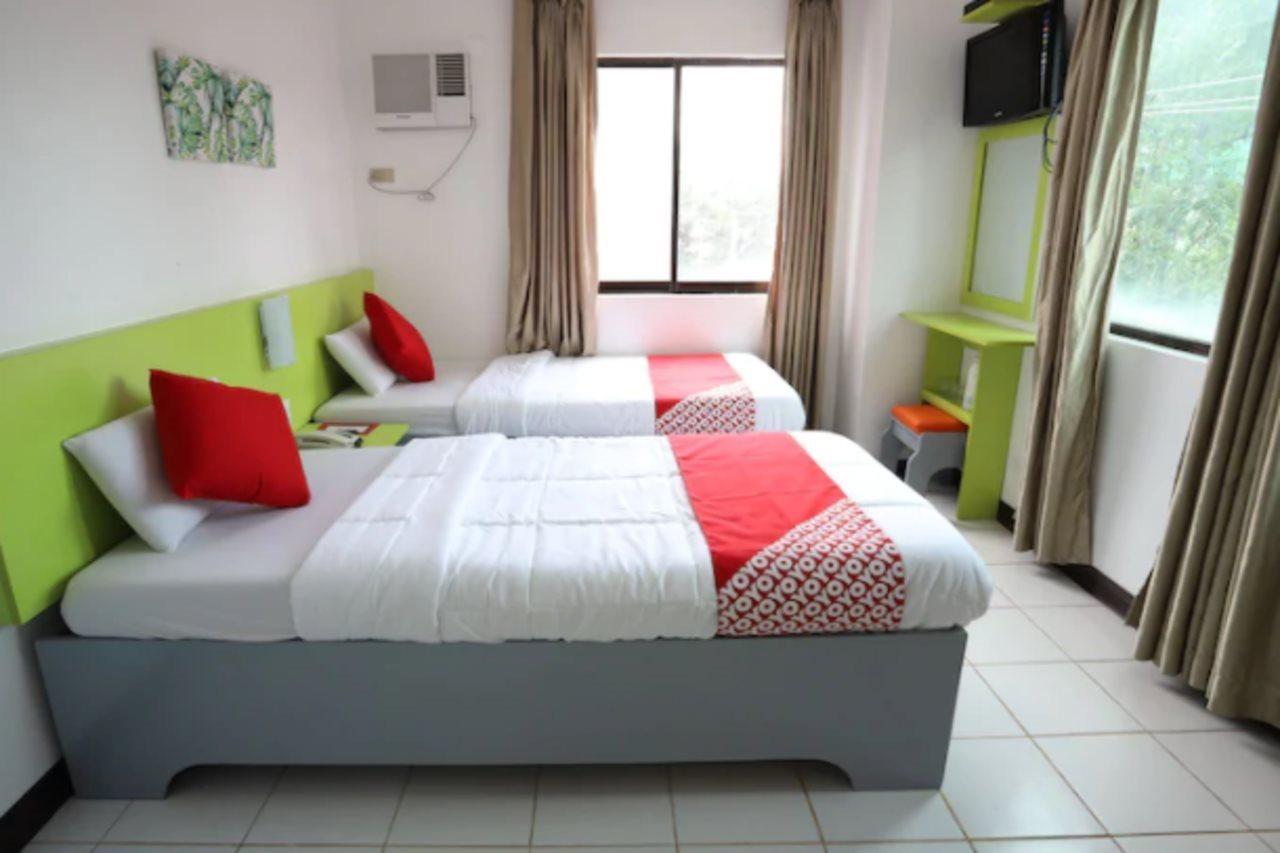 Oyo 210 Apple Tree Suites Cebu Exteriör bild